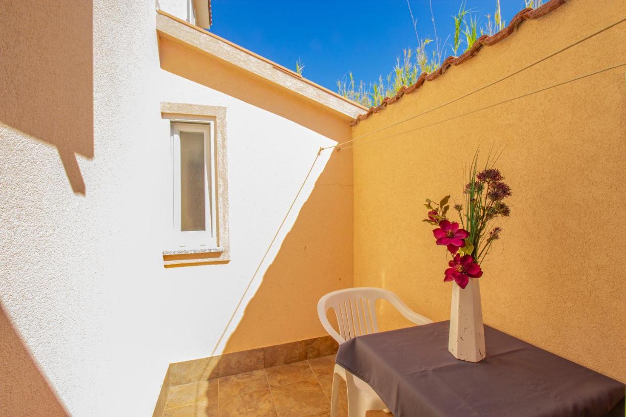 Ferienwohnung Galapagus Privat Beach & Boat Dock Metajna Exterior foto