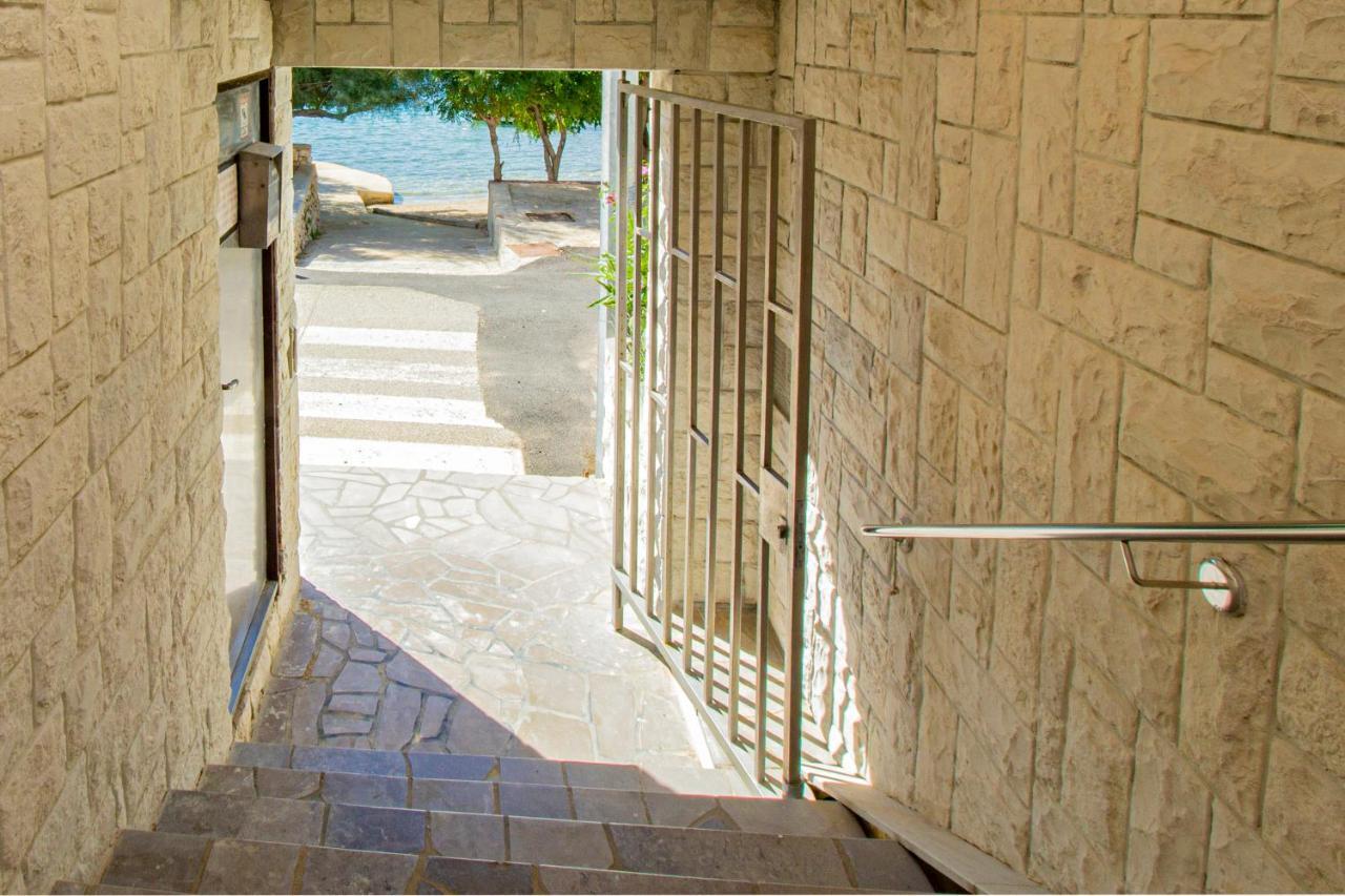 Ferienwohnung Galapagus Privat Beach & Boat Dock Metajna Exterior foto