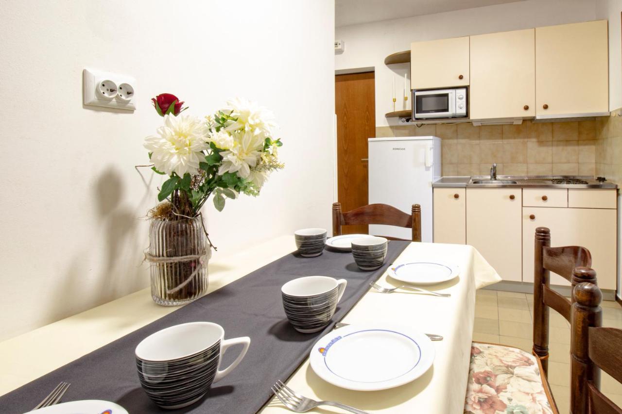 Ferienwohnung Galapagus Privat Beach & Boat Dock Metajna Exterior foto